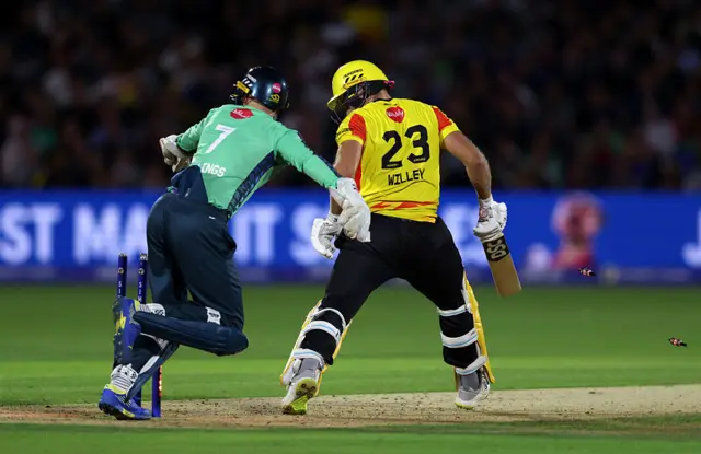 Sam Billings of Oval Invincibles celebrates as he stumps David Willey of Trent Rockets