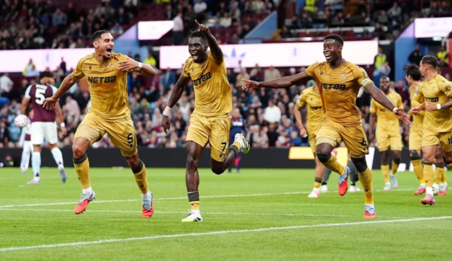 Crystal Palace's Ismaila Sarr (centre left) celebrates