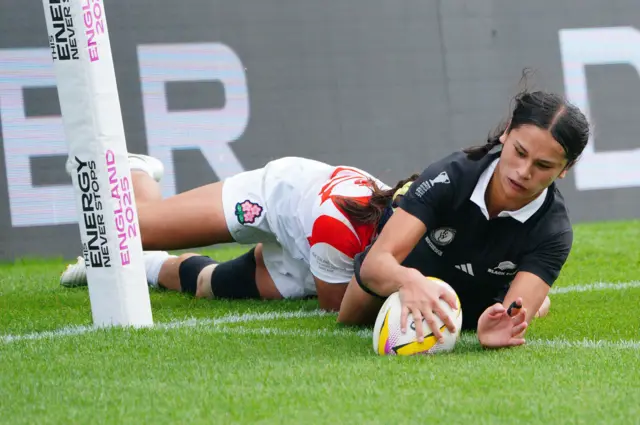 Braxton Sorensen-McGee scoring a try
