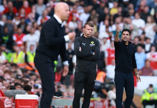Liverpool manager Arne Slot and Arsenal manager Mikel Arteta