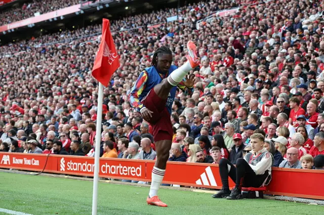 Eberechi Eze warms up