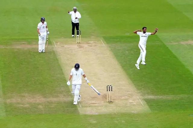 Prasidh Krishna celebrates Joe Root wicket