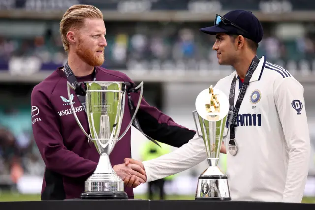Ben Stokes and Shubman Gill shake hands
