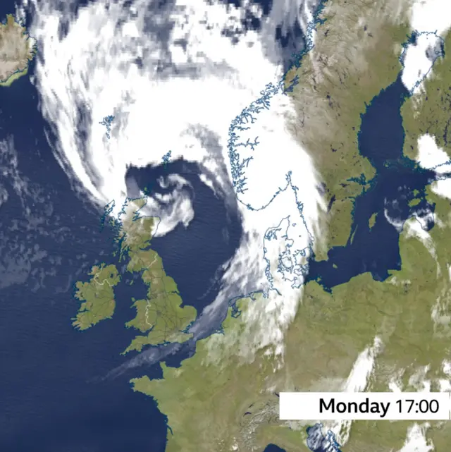 A graphic showing winds and clouds across the UK - with a particular focus on strong gusts on the eastern coast of Scotland and the Shetland and Orkney islands