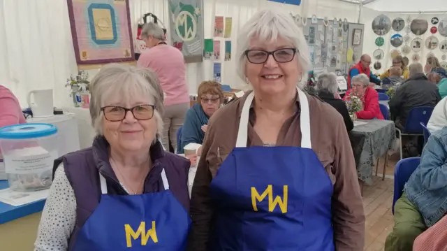 Glenys Bruce a Lynda Roberts