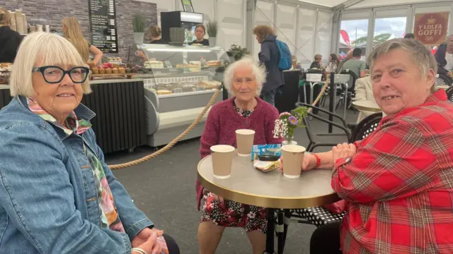 Anna, Nansi a Janet
