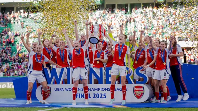 Arsenal Women celebrating the UEFA Champions League Women
