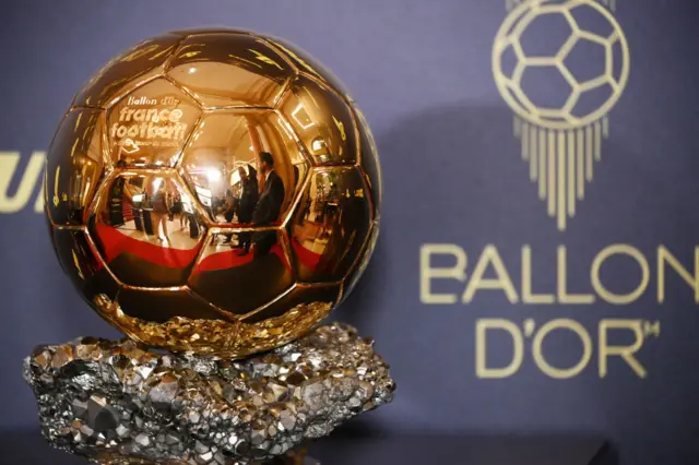 This picture taken on October 17, 2022 shows the trophy prior the 2022 Ballon d'Or France Football award ceremony