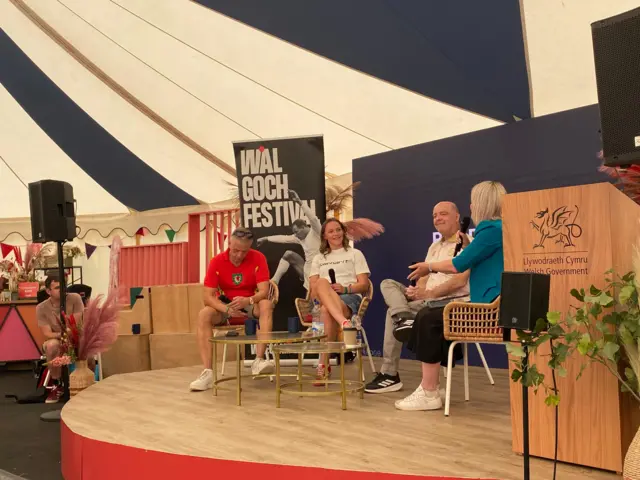 Maes D ar Faes yr Eisteddfod