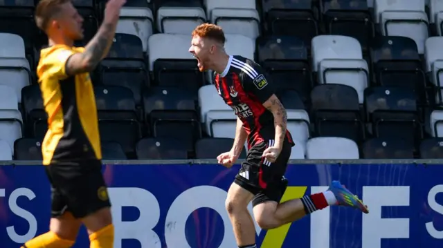 Fraser Bryden scores