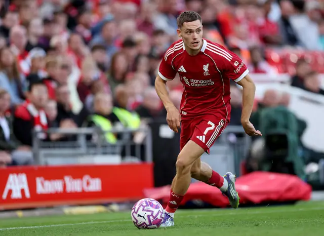 Florian Wirtz running with the ball