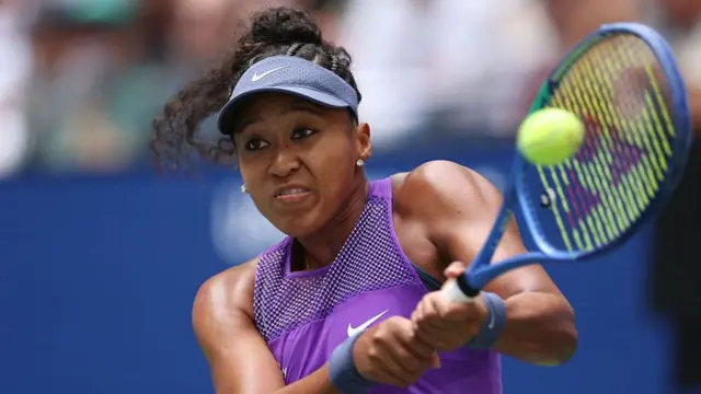 Naomi Osaka returns vs Gauff