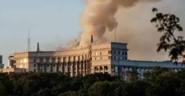 Ukraine govenrment building on fie