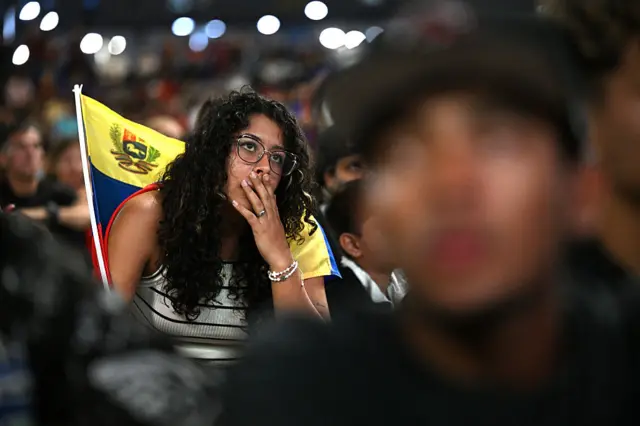 Venezuela fan reacts