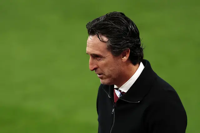 Unai Emery looking on