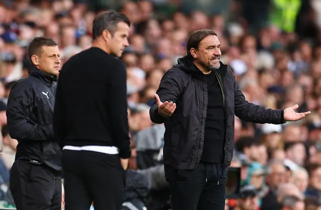 Daniel Farke, Manager of Leeds United, reacts during the Premier League match between Fulham and Leeds United at Craven Cottage on September 13, 2025 in London, England.