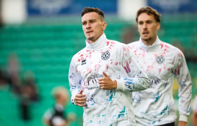 Dundee United's Ivan Dolcek warms up at Easter Road