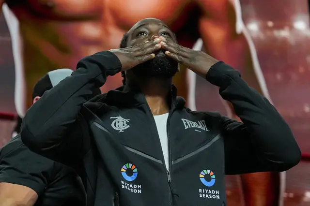 Terence Crawford blows a kiss to the crowd