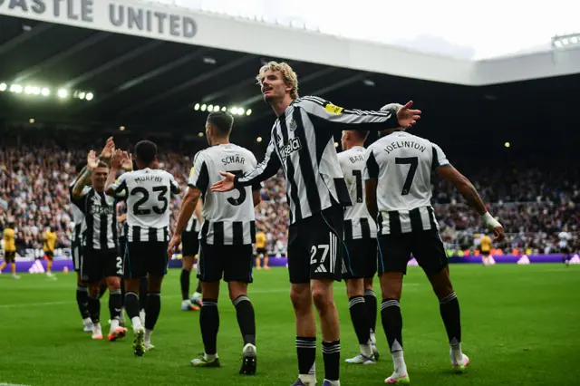 Nick Woltemade of Newcastle United (27) celebrates