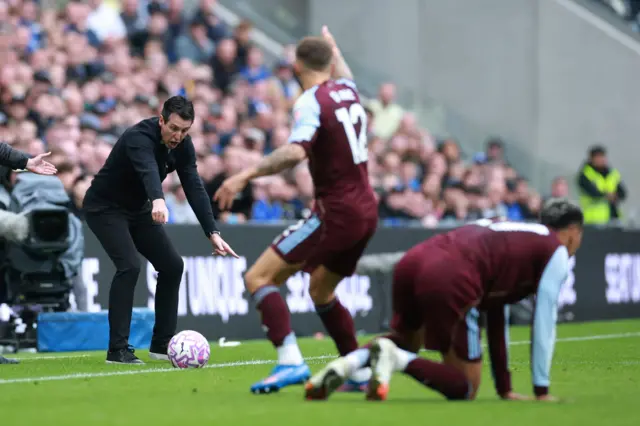 Aston Villa manager Unai Emery reacts