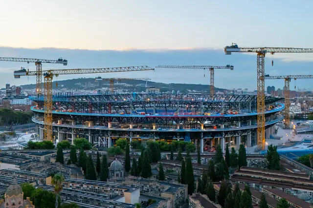 Cranes over the Nou Camp