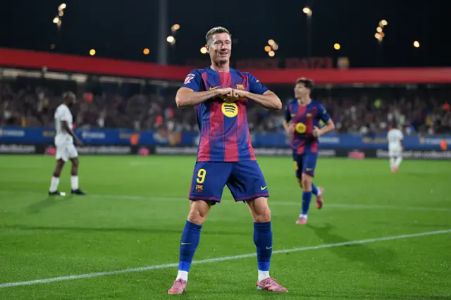 Robert Lewandowski of FC Barcelona celebrates