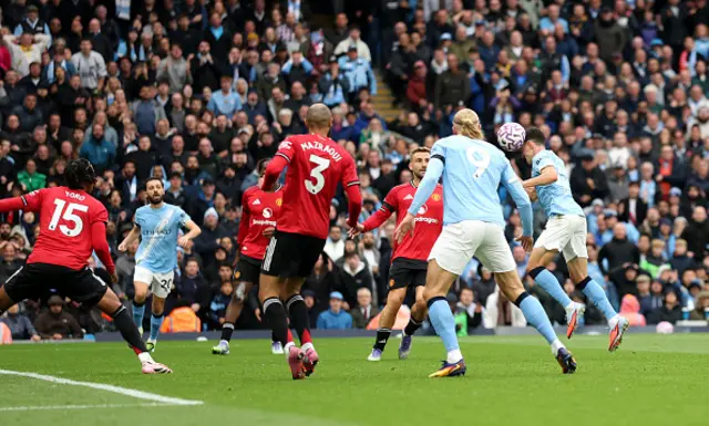 Phil Foden of Manchester City scores