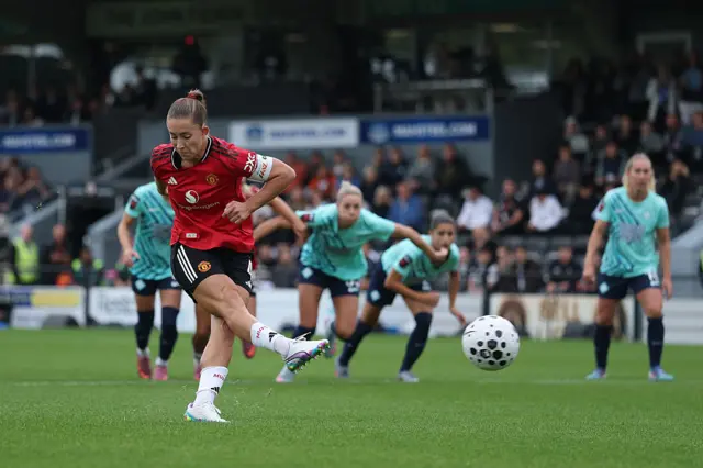 Maya Le Tissier of Manchester United scores her team's first goal.