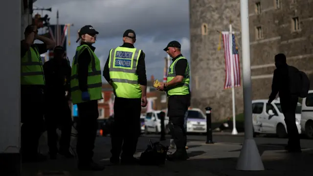 Police officers conduct security searches ahead of the state visit by U.S. President Donald Trump in Windsor, Britain, September 15, 2025.