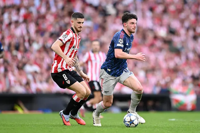 Oihan Sancet of Athletic Club, Declan Rice of Arsenal during the UEFA Champions League match between Athletic de Bilbao v Arsenal at the San Mames Stadium on September 16, 2025 in Bilbao Spain