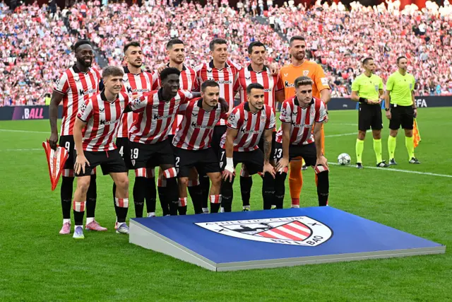 Athletic Bilbao players pose before the start of the UEFA Champions League first round day 1 football match between Athletic Club Bilbao and Arsenal at the San Mames stadium in Bilbao on September 16, 2025.