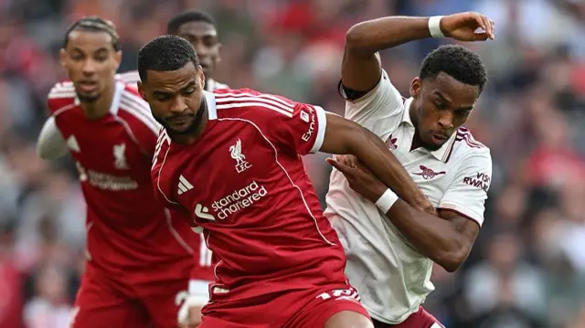 Liverpool v Arsenal action