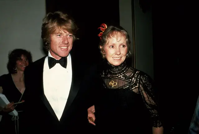 Robert Redford and wife Lola attend the 53rd Academy Awards circa 1981 in Los Angeles