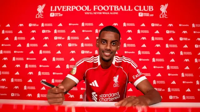 Alexander Isak signing for Liverpool