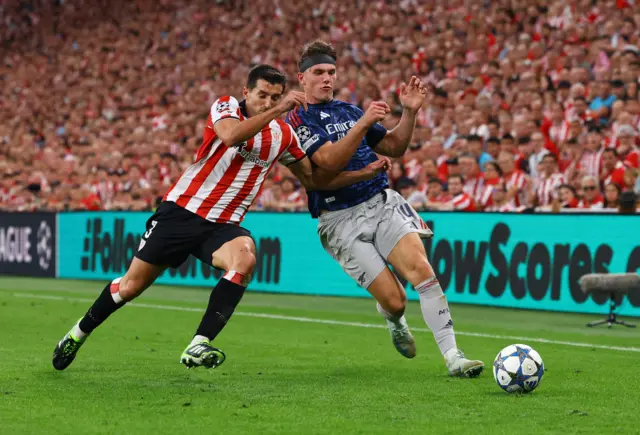 Arsenal's Viktor Gyokeres in action with Athletic Bilbao's Dani Vivian