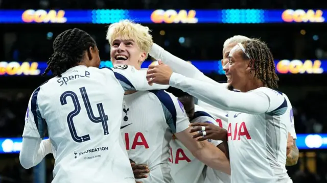Lucas Bergvall celebrates with his Tottenham team-mates