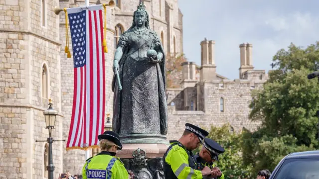 Police hold security checks at Windsor Castle in London