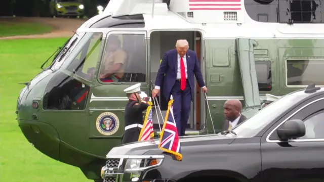 Trump leaves Marine 1
