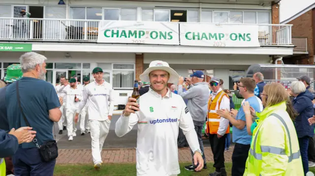 Leicestershire players celebrate