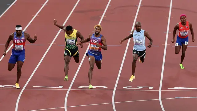 200m finishing line
