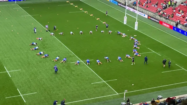 France warm up