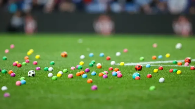 Bouncy ball protest