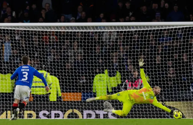 Kasper Schmeichel saved from Ridvan Yilmaz in the shootout