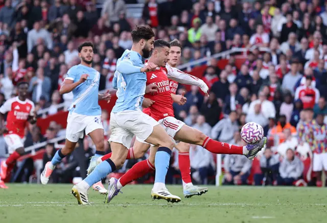 Gabriel Martinelli scores for Arsenal