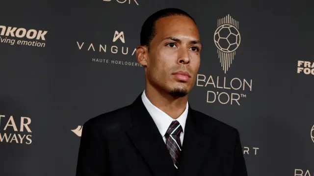 Van Dijk arrives in Paris