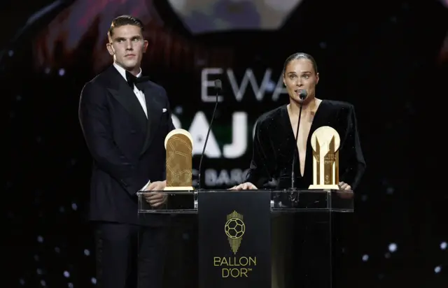 Gyokeres (left) and Pajor (right) accept their awards