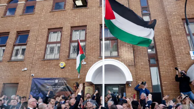 Palestinian flag raised outside Palestinian Mission