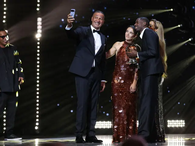 Dembele and Bonmati take a selfie with their awards