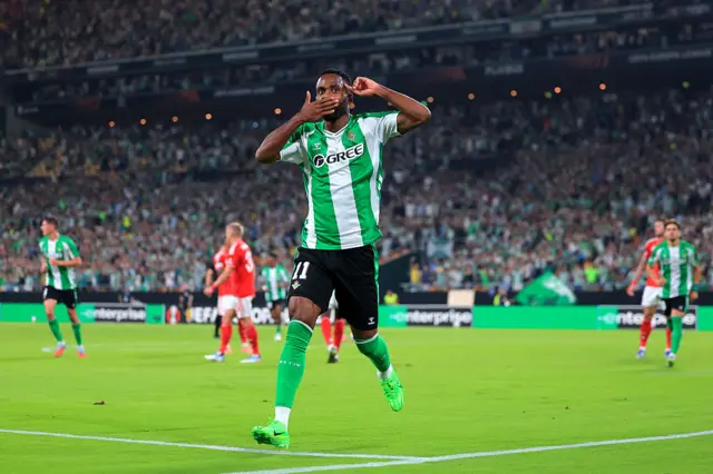 Cedric Bakambu celebrates