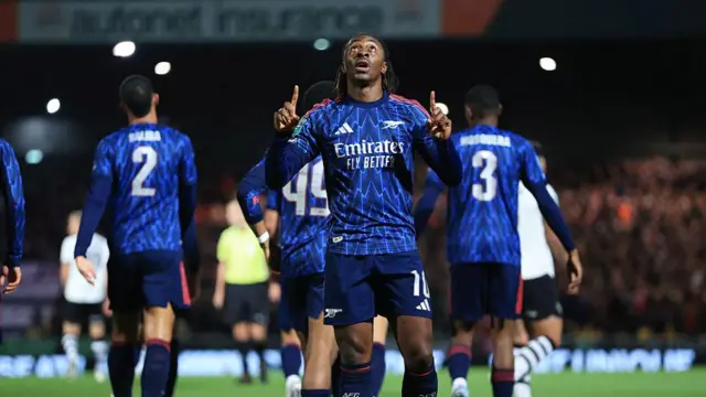 Eberechi Eze of Arsenal celebrates